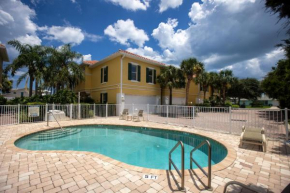 Luxury Cearra Del Ray Townhome Seconds to Beach 2-Car Garage